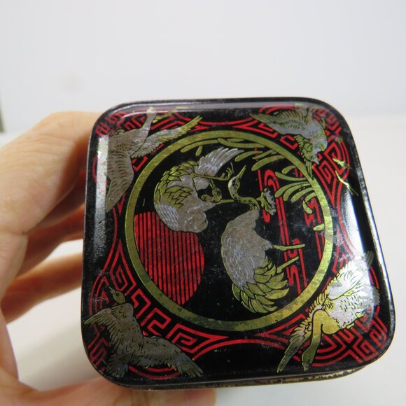 Asian Small 3" metal tin Red Black Gold Oriental design chinoiserie - Picture 9 of 14